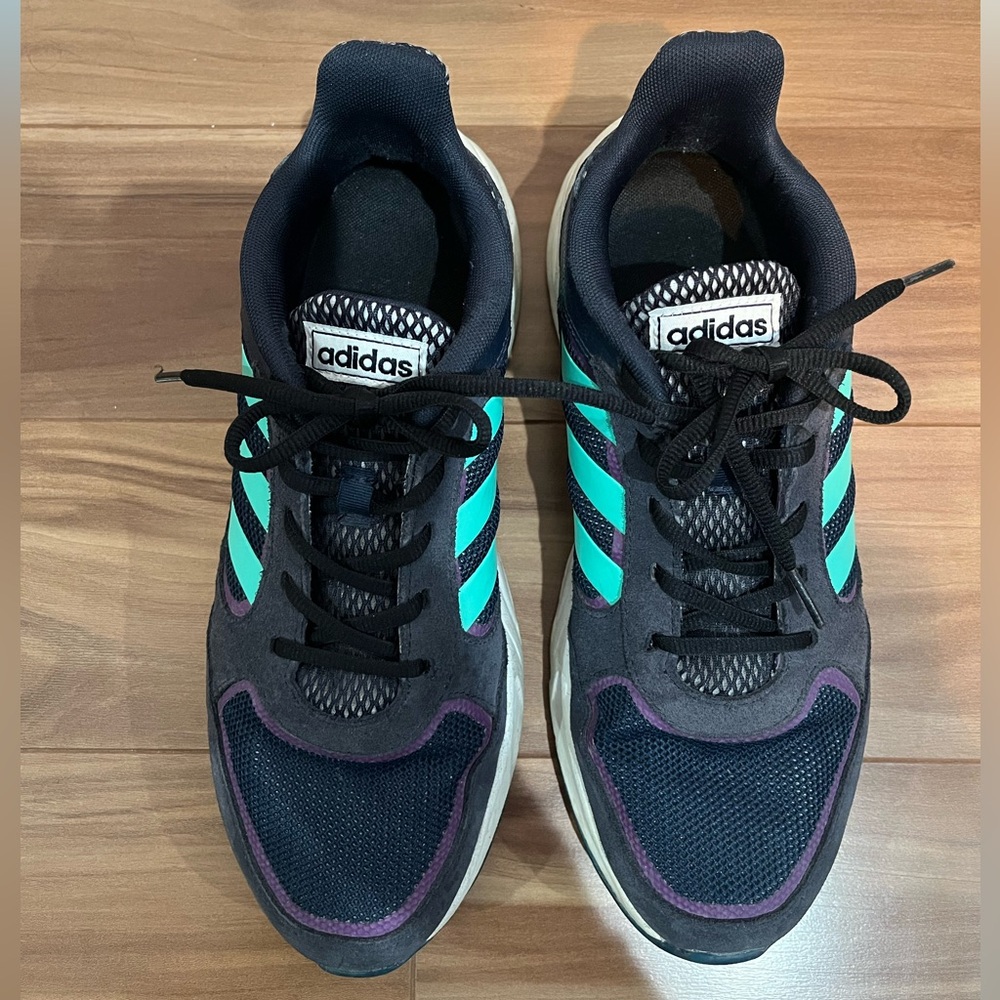 Adidas Women’s Valasion Navy Sneakers - Picture 3 of 6